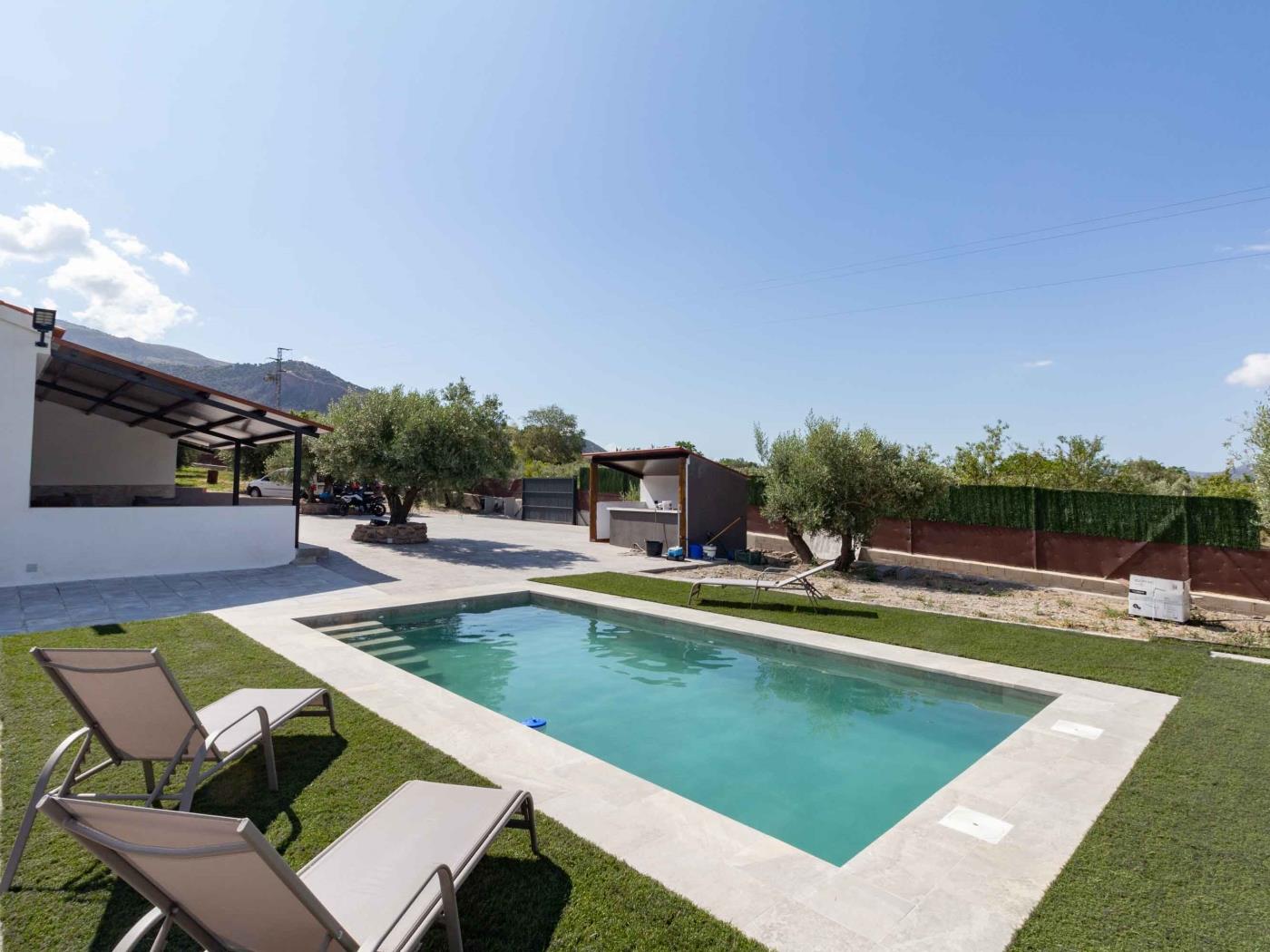 Cortijo mit Pool und Garten in Nigüelas in Nigüelas