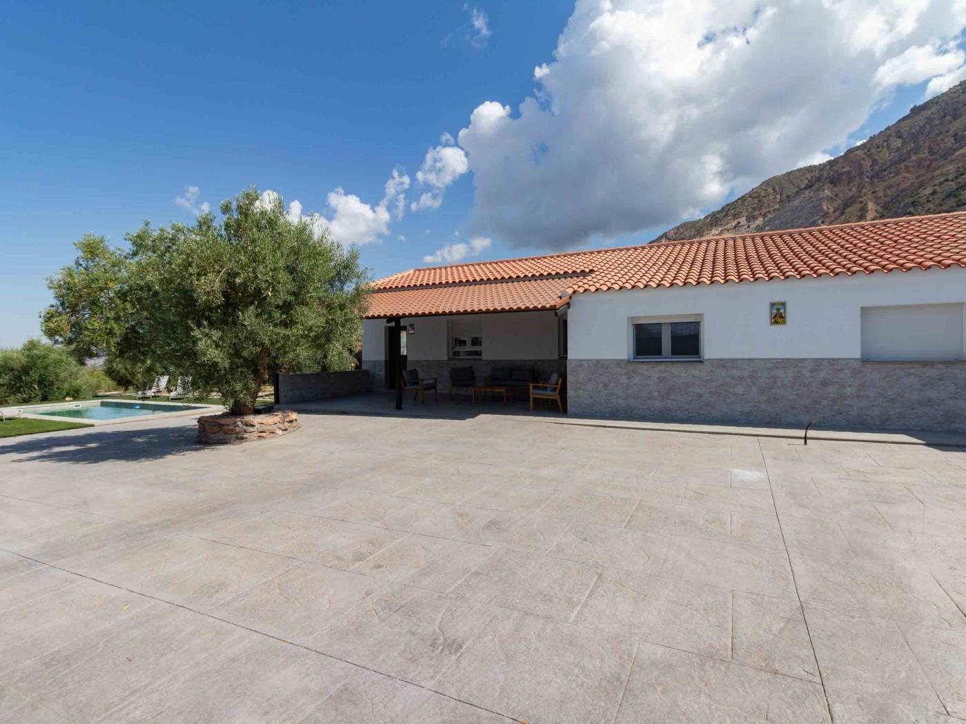 Cortijo mit Pool und Garten in Nigüelas in Nigüelas