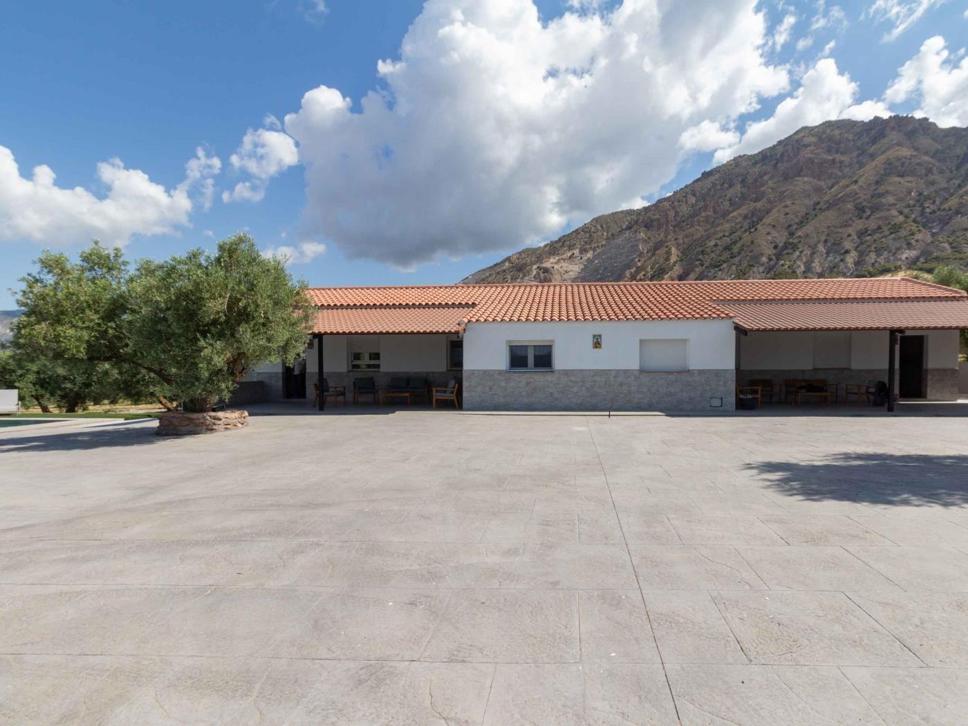 Cortijo mit Pool und Garten in Nigüelas in Nigüelas