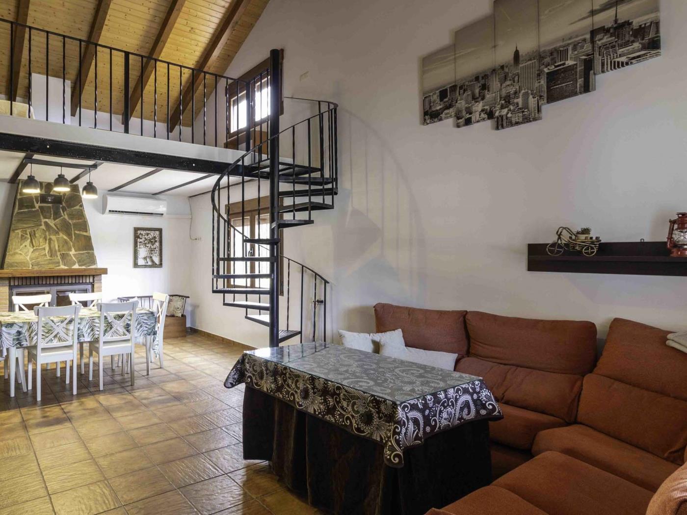Bauernhaus mit Pool und Garten in Dúrcal