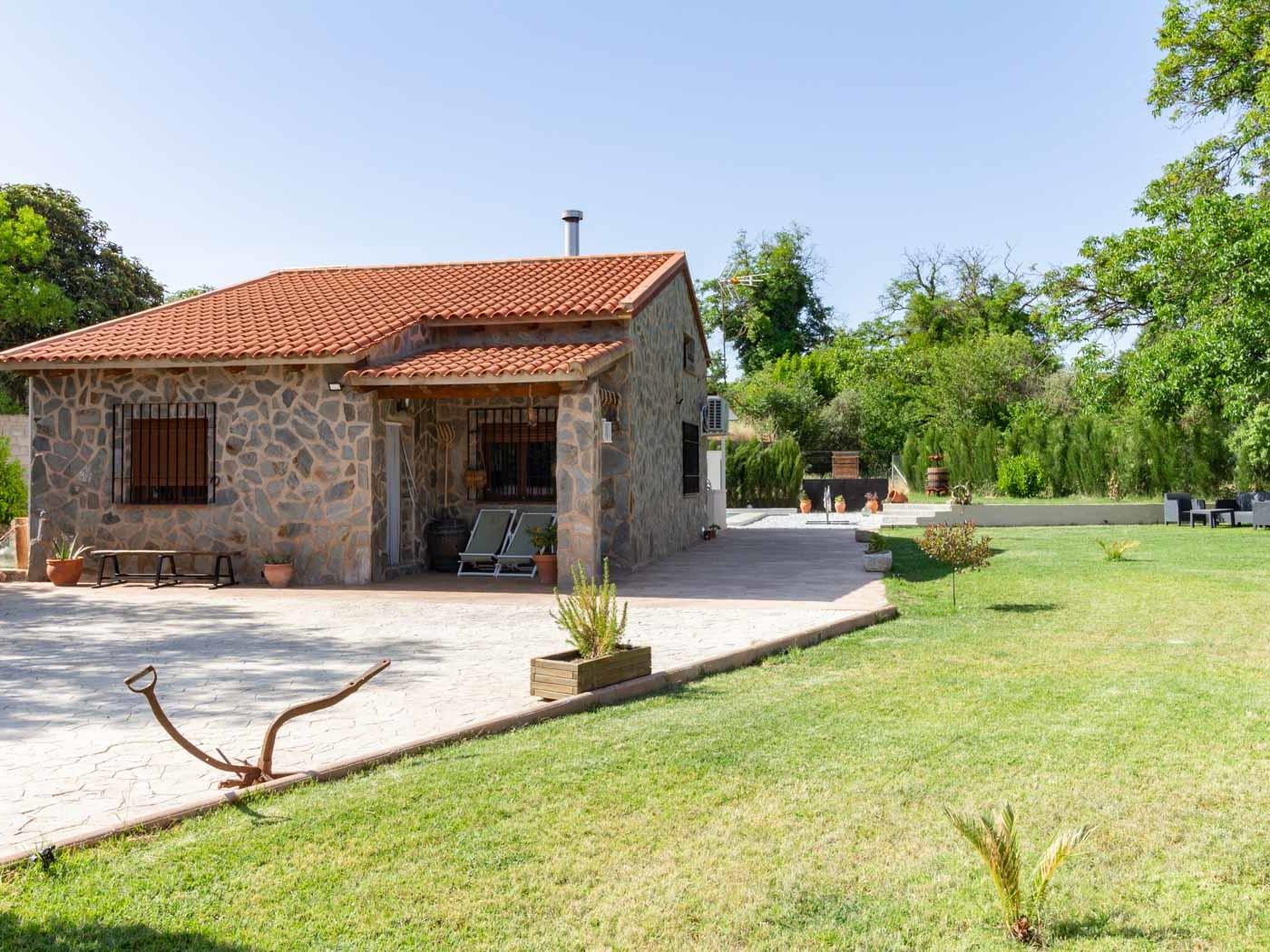 Bauernhaus mit Pool und Garten in Dúrcal
