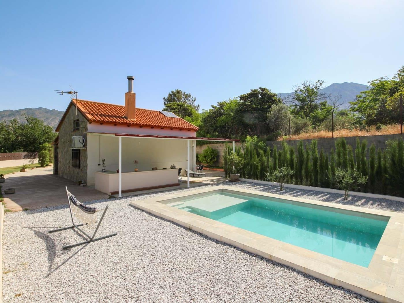 Bauernhaus mit Pool und Garten in Dúrcal