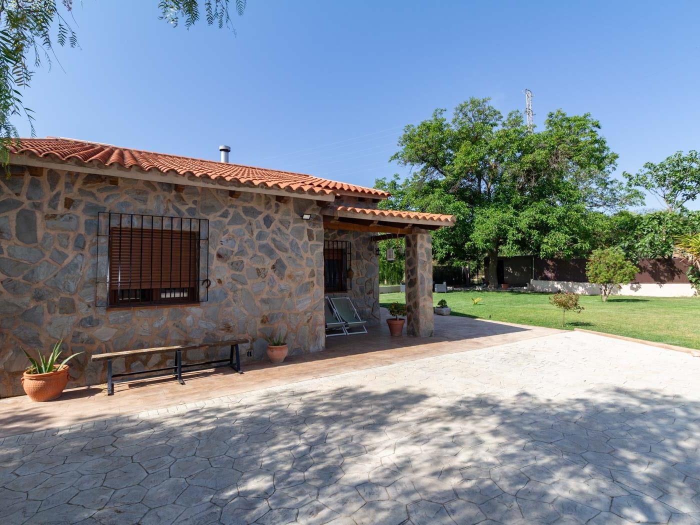 Bauernhaus mit Pool und Garten in Dúrcal