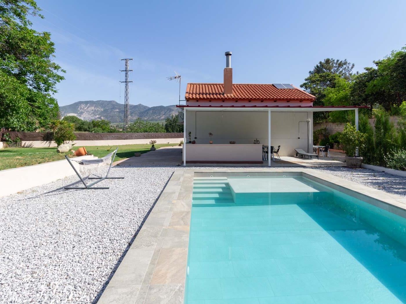 Bauernhaus mit Pool und Garten in Dúrcal