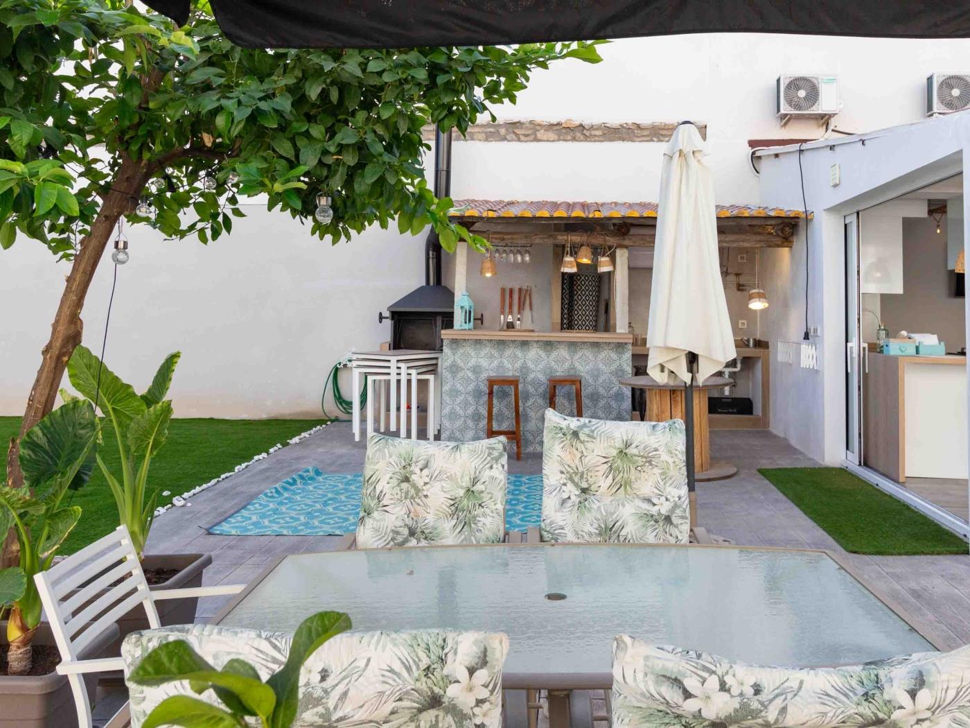 Small house with garden and pool in Atarfe