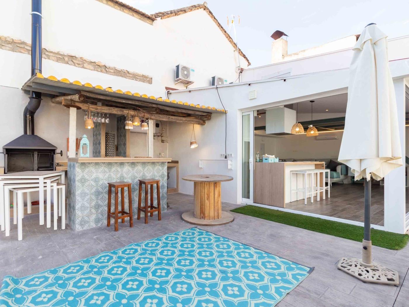 Small house with garden and pool in Atarfe