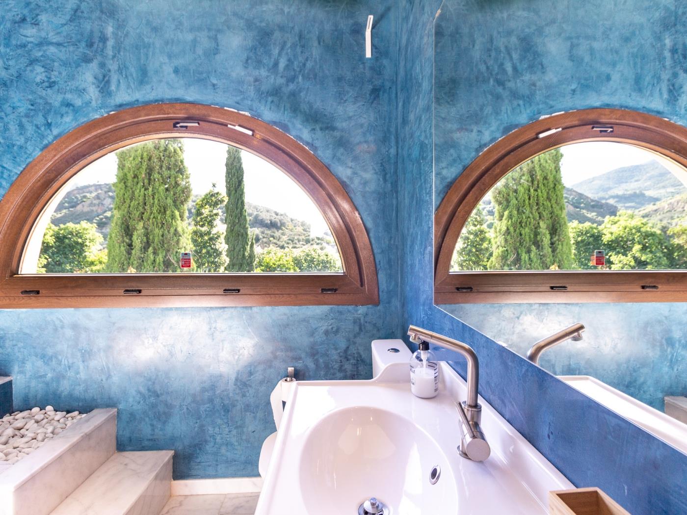 Preciosa casa con piscina en pleno corazón del Valle de Lecrín en Restábal