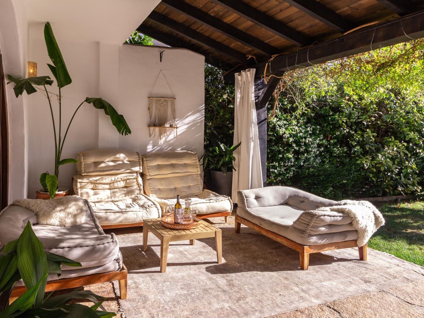 Preciosa casa con piscina en pleno corazón del Valle de Lecrín en Restábal