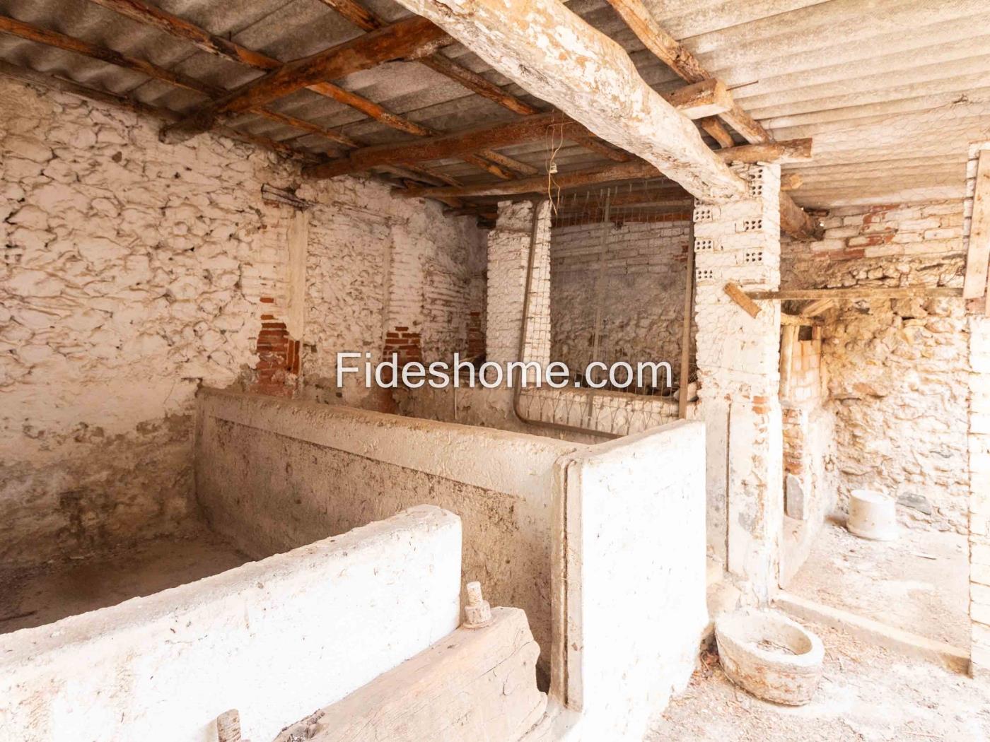 Maison à potentiel à Pinos del Valle à Pinos del valle