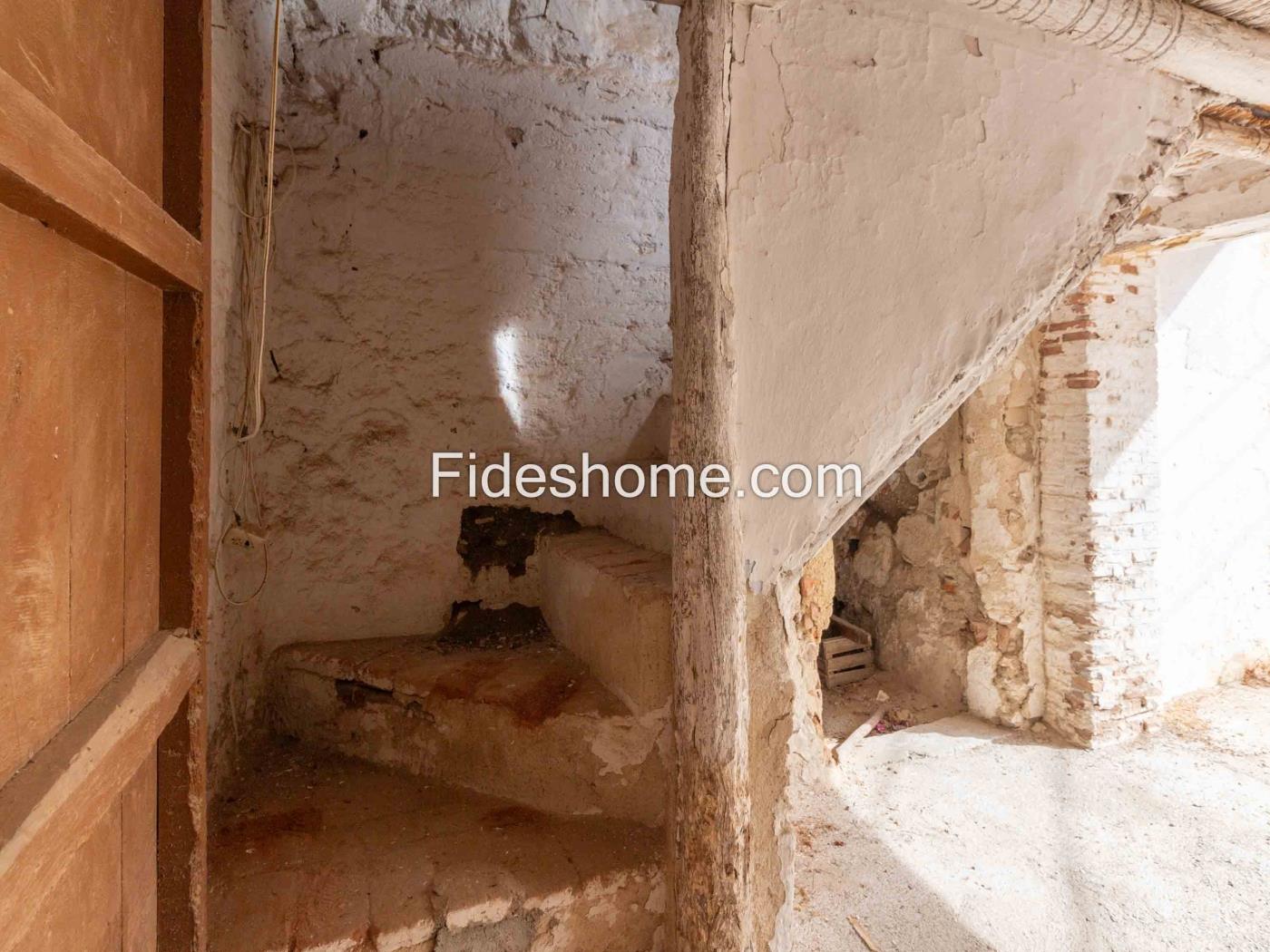 Maison à potentiel à Pinos del Valle à Pinos del valle