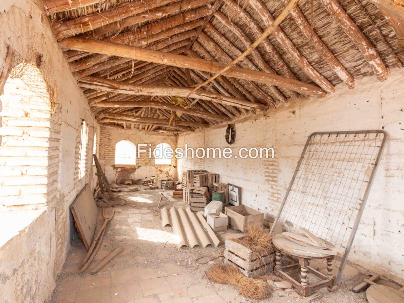 Maison à potentiel à Pinos del Valle à Pinos del valle