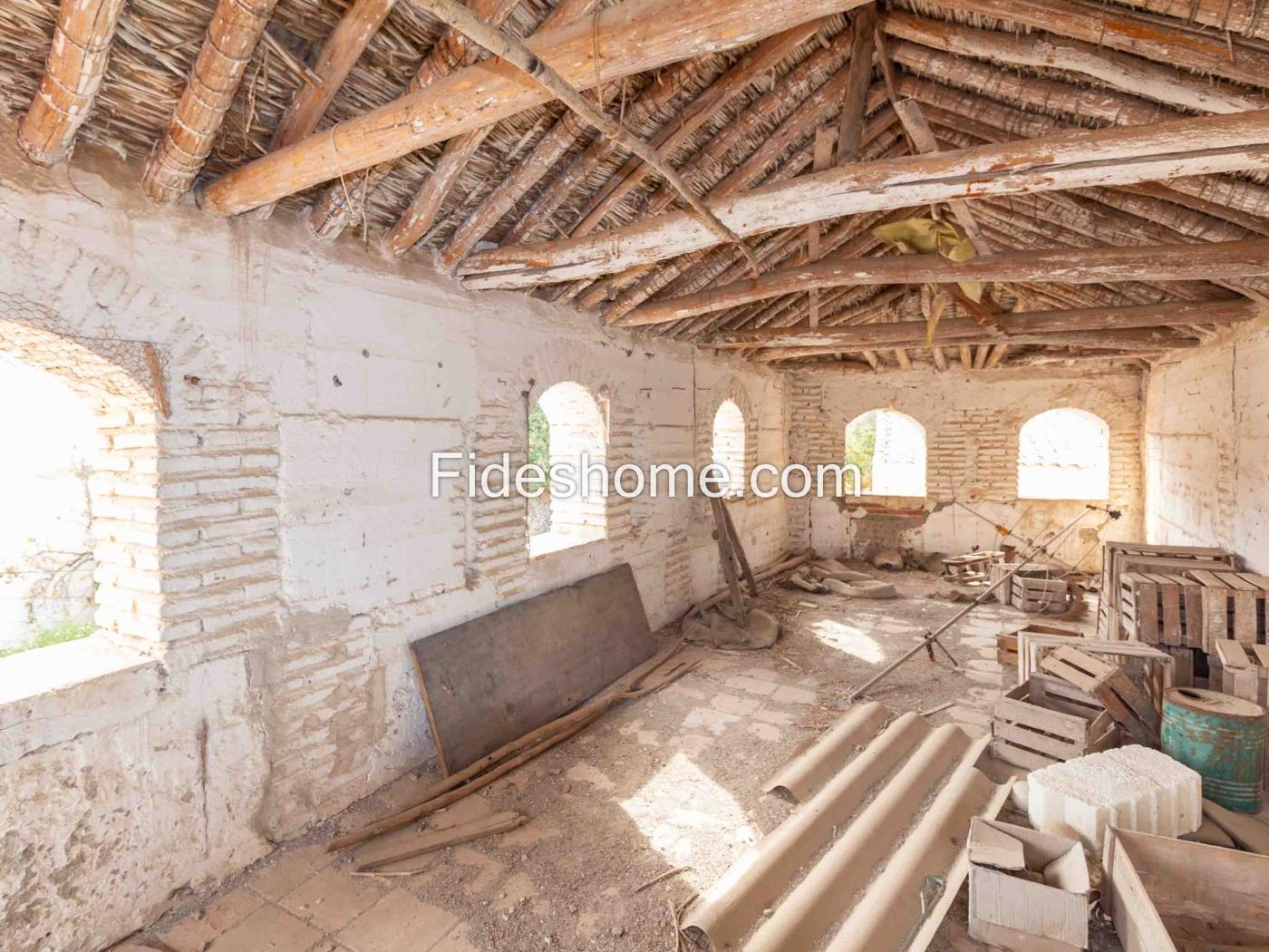 Maison à potentiel à Pinos del Valle à Pinos del valle