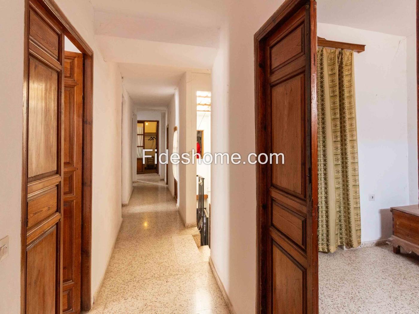 Two-storey house in Pinos del Valle in Pinos del valle
