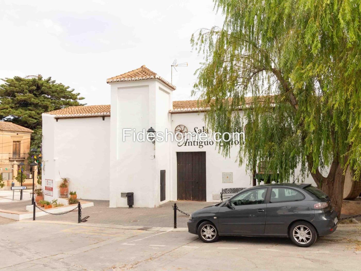 Two-storey house in Pinos del Valle in Pinos del valle