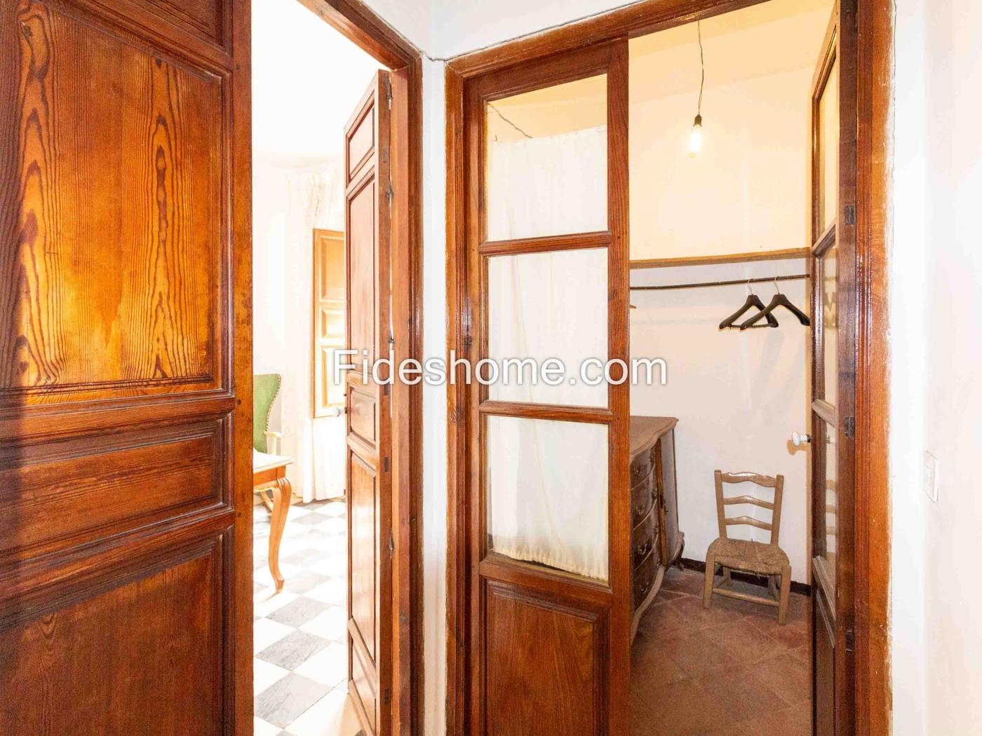 Two-storey house in Pinos del Valle in Pinos del valle