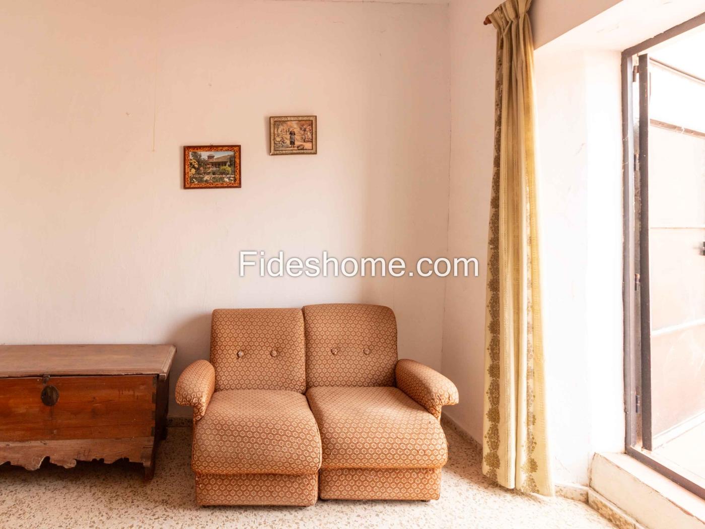 Two-storey house in Pinos del Valle in Pinos del valle