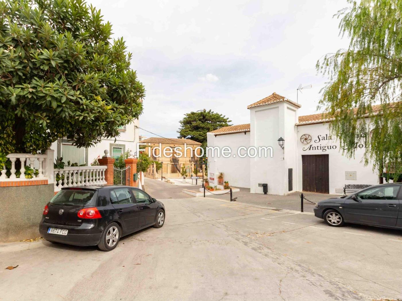 Two-storey house in Pinos del Valle in Pinos del valle