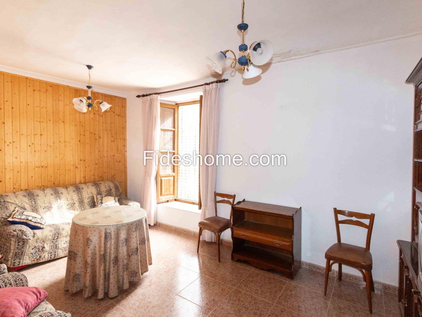 Two-storey house in Pinos del Valle in Pinos del valle