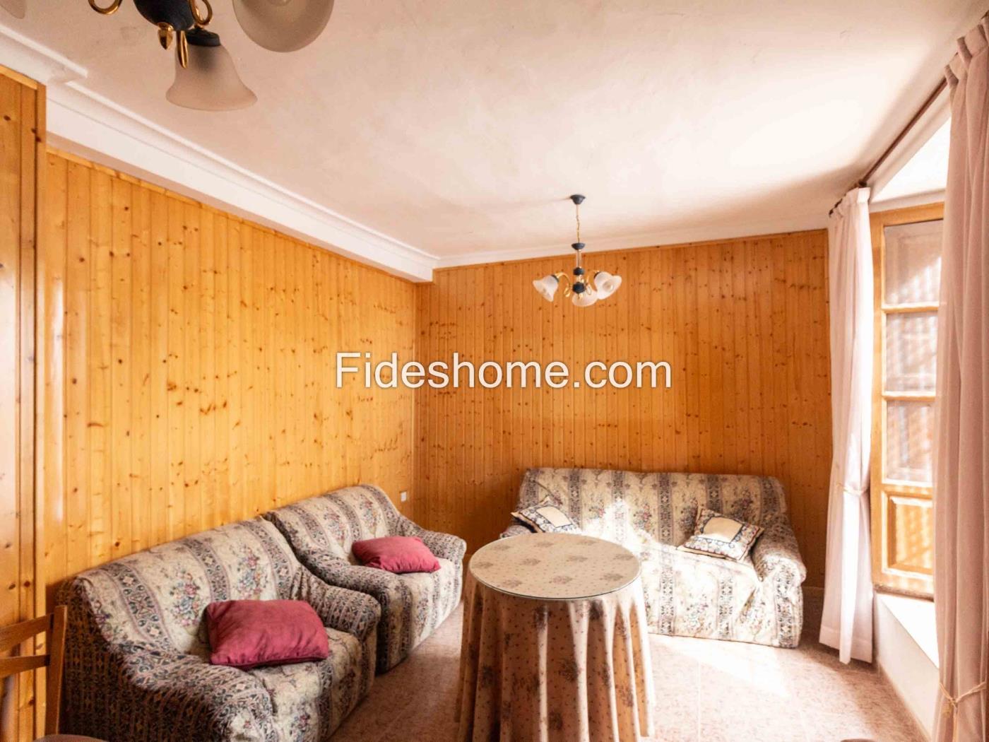 Two-storey house in Pinos del Valle in Pinos del valle