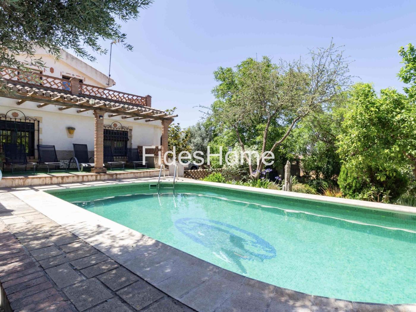 Wunderschönes Einfamilienhaus mit Touristenlizenz und privatem Pool in Nigüelas