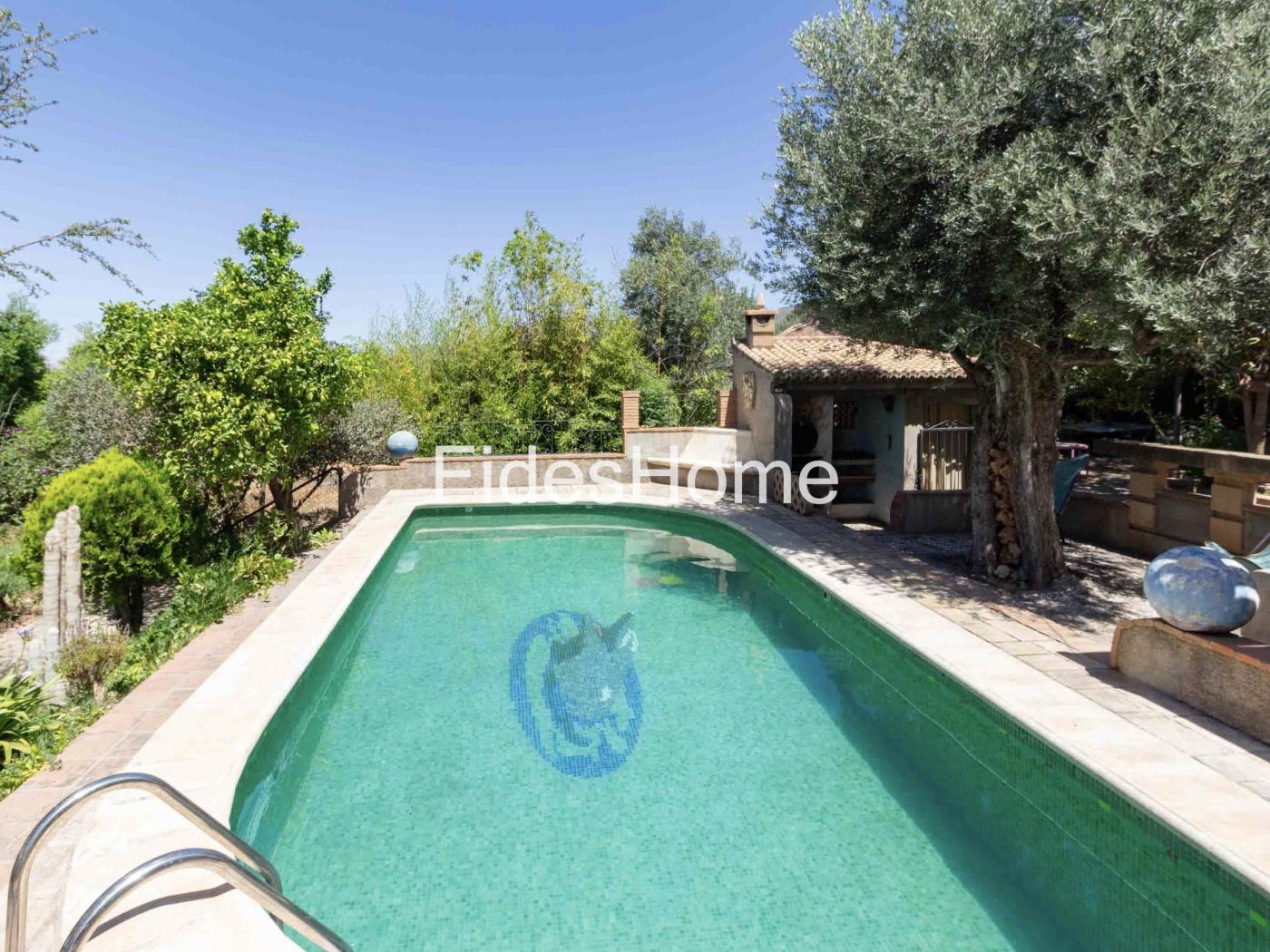 Wunderschönes Einfamilienhaus mit Touristenlizenz und privatem Pool in Nigüelas
