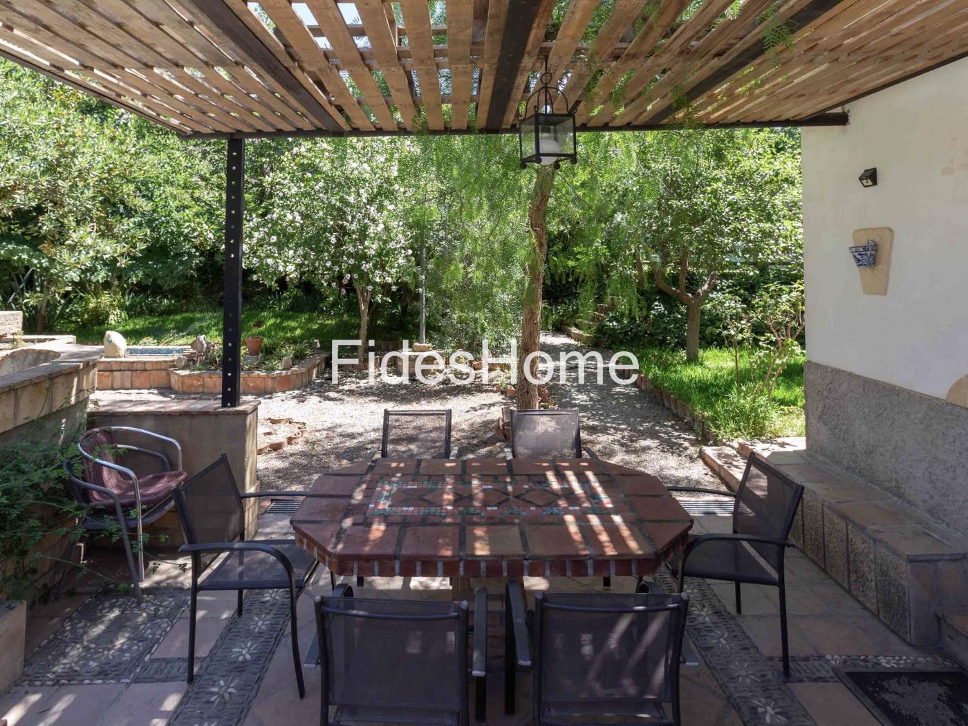 Wunderschönes Einfamilienhaus mit Touristenlizenz und privatem Pool in Nigüelas