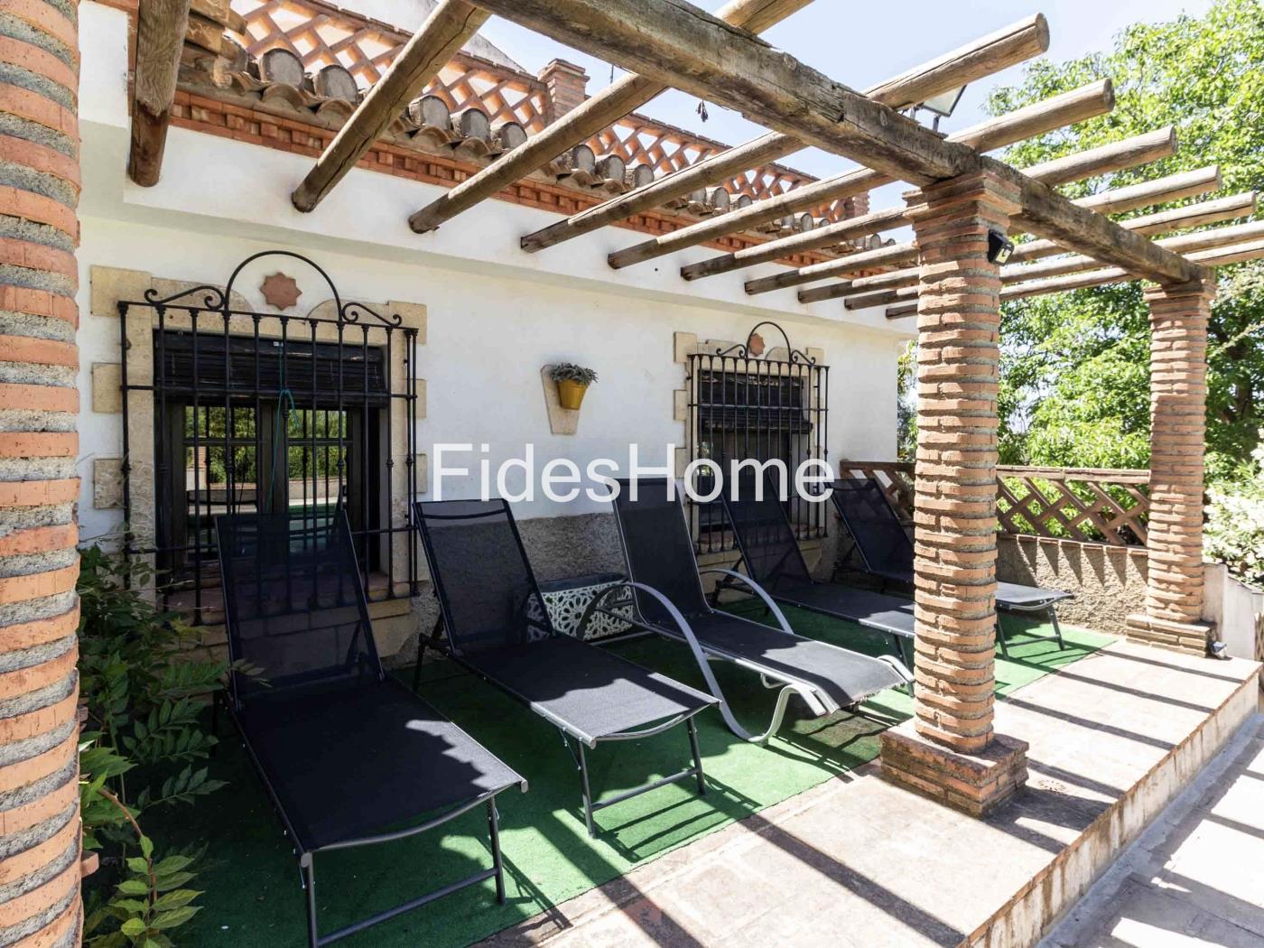 Wunderschönes Einfamilienhaus mit Touristenlizenz und privatem Pool in Nigüelas