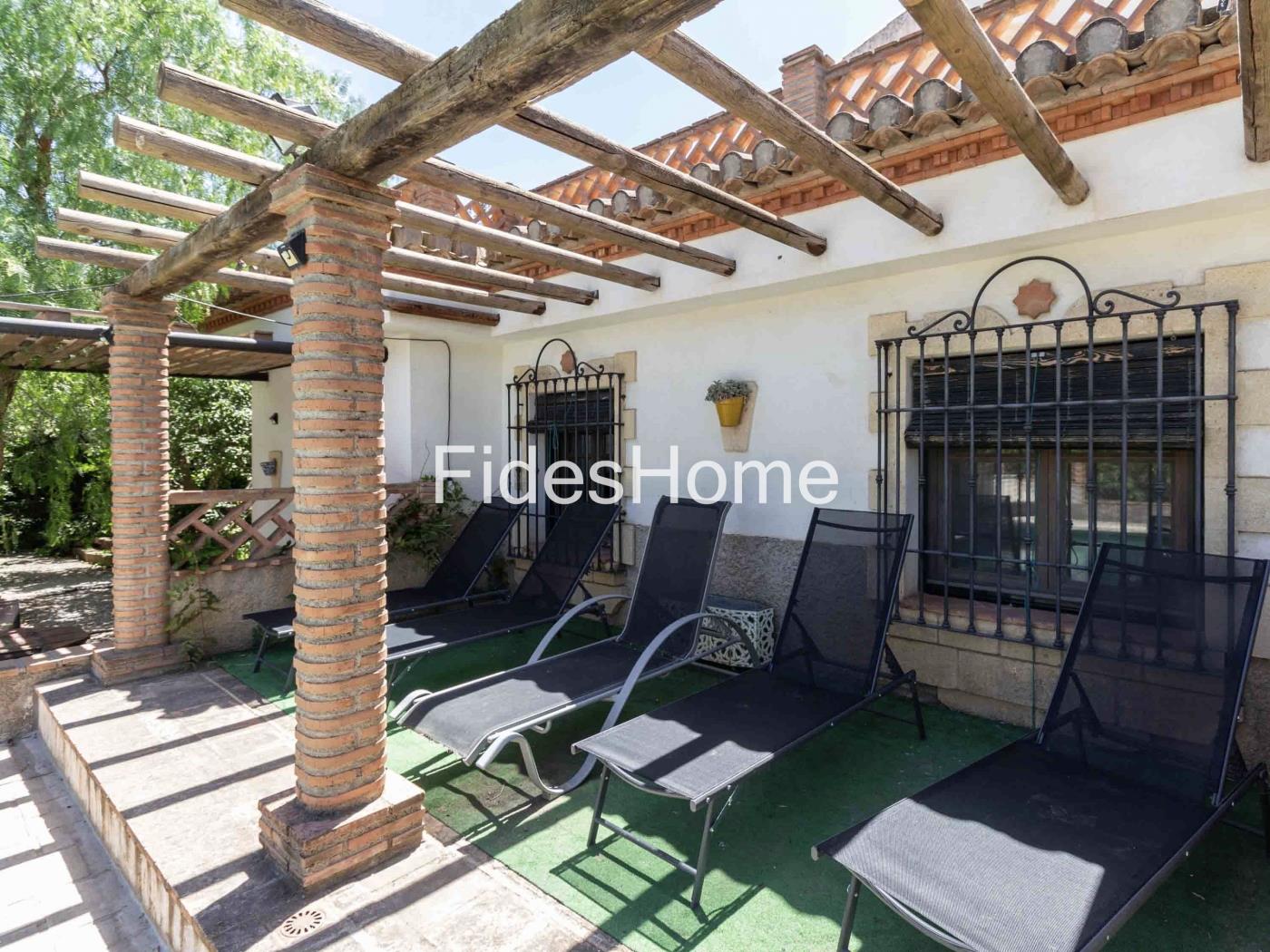 Wunderschönes Einfamilienhaus mit Touristenlizenz und privatem Pool in Nigüelas