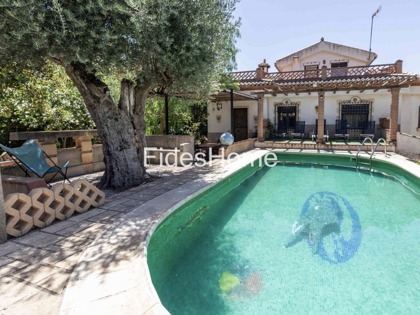 Wunderschönes Einfamilienhaus mit Touristenlizenz und privatem Pool in Nigüelas