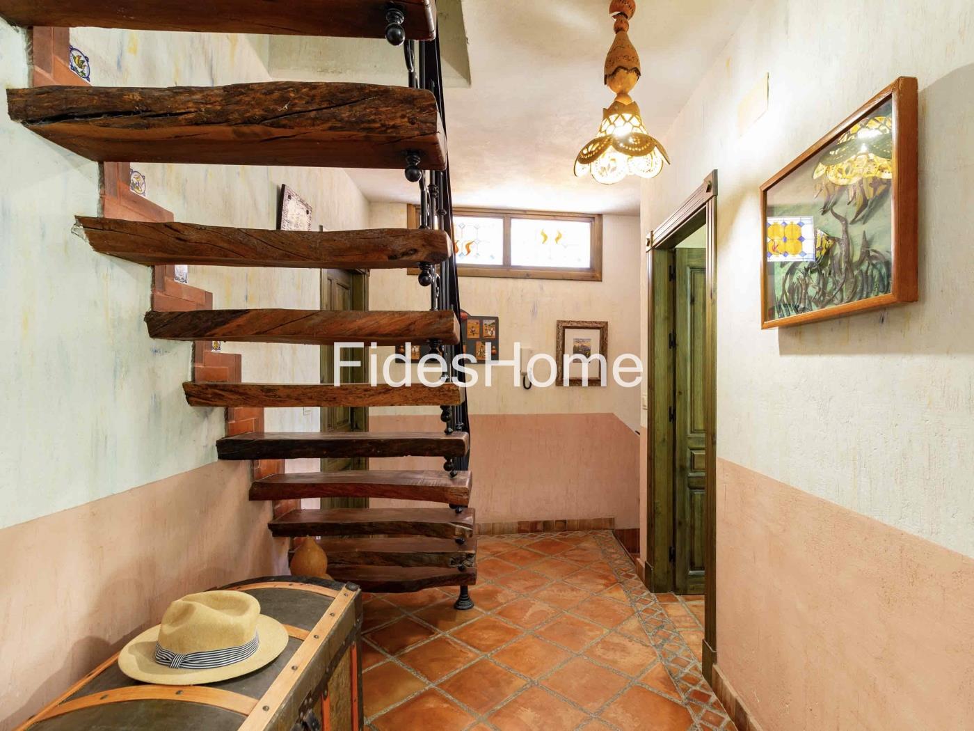Wunderschönes Einfamilienhaus mit Touristenlizenz und privatem Pool in Nigüelas