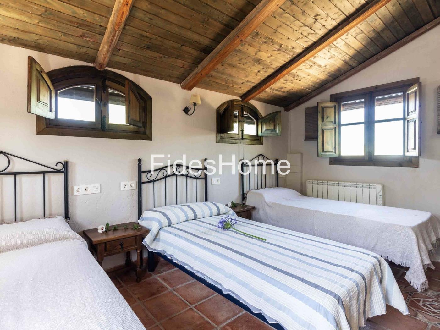 Wunderschönes Einfamilienhaus mit Touristenlizenz und privatem Pool in Nigüelas
