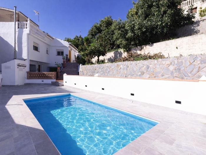 Landhaus mit Pool und Garten in Albuñuelas