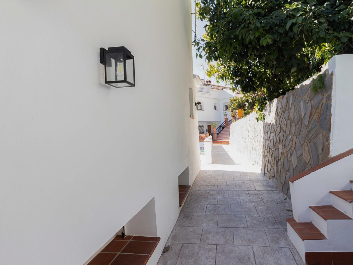 Landhaus mit Pool und Garten in Albuñuelas