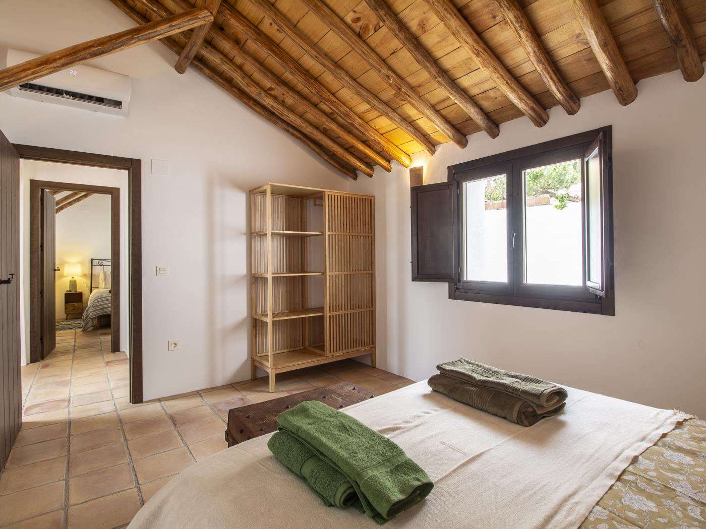Rustic house with a swimming pool in Nigüelas in Nigüelas