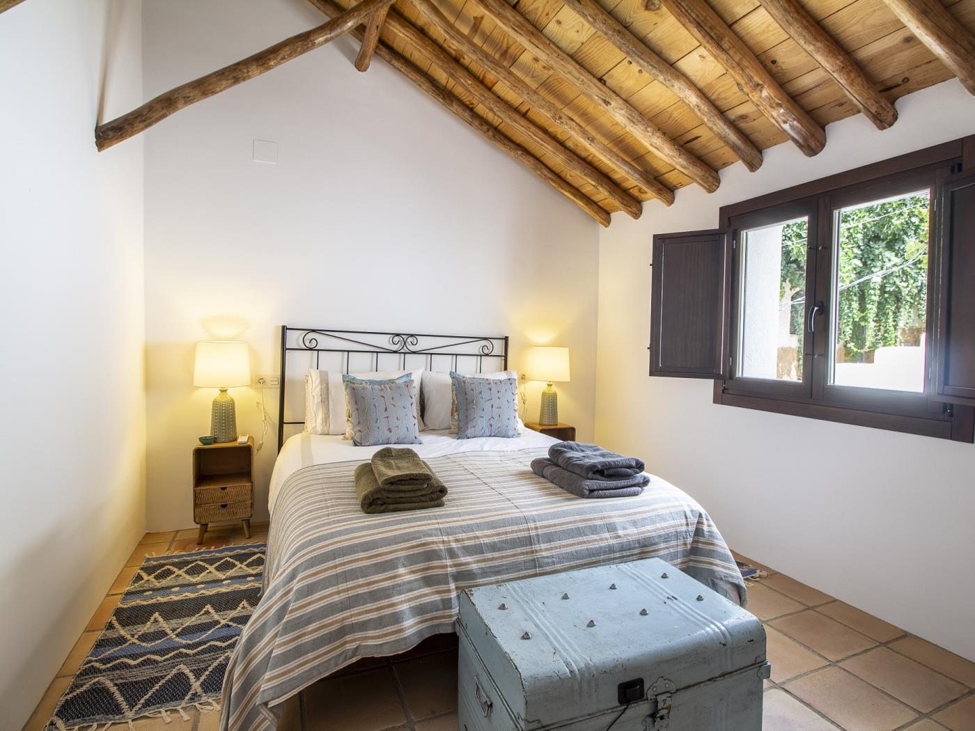 Rustic house with a swimming pool in Nigüelas in Nigüelas