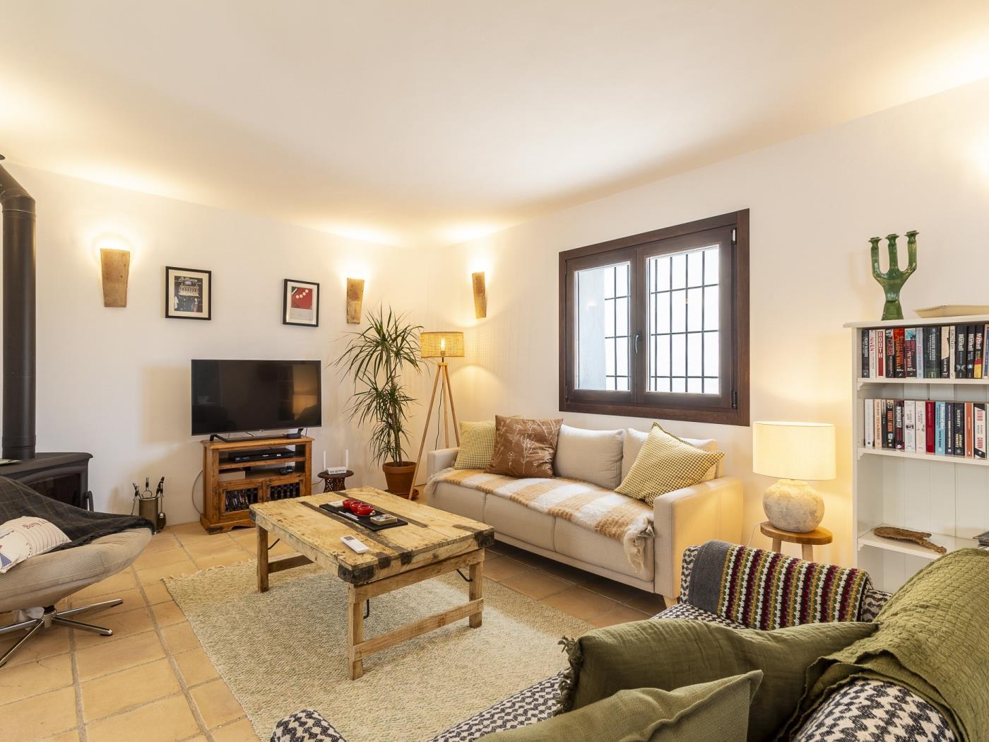 Rustic house with a swimming pool in Nigüelas in Nigüelas