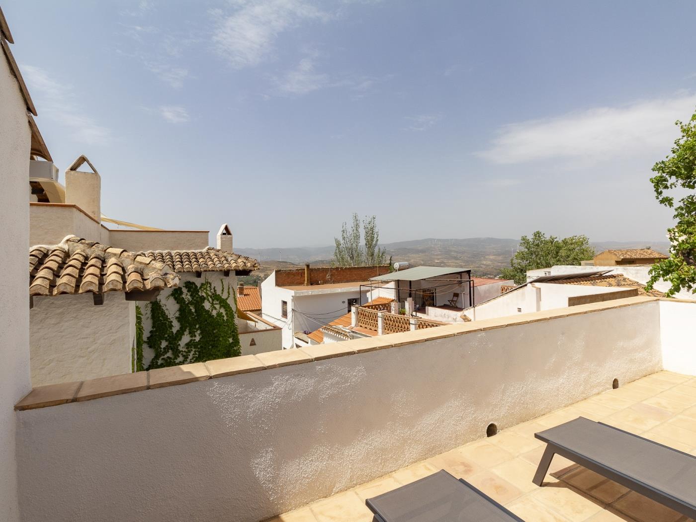 Rustic house with a swimming pool in Nigüelas in Nigüelas