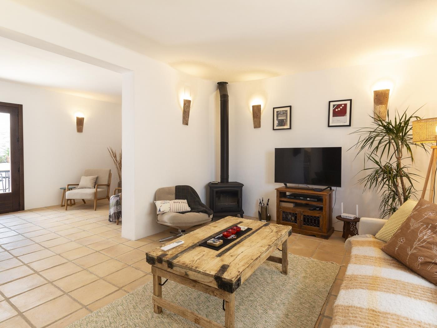 Rustic house with a swimming pool in Nigüelas in Nigüelas