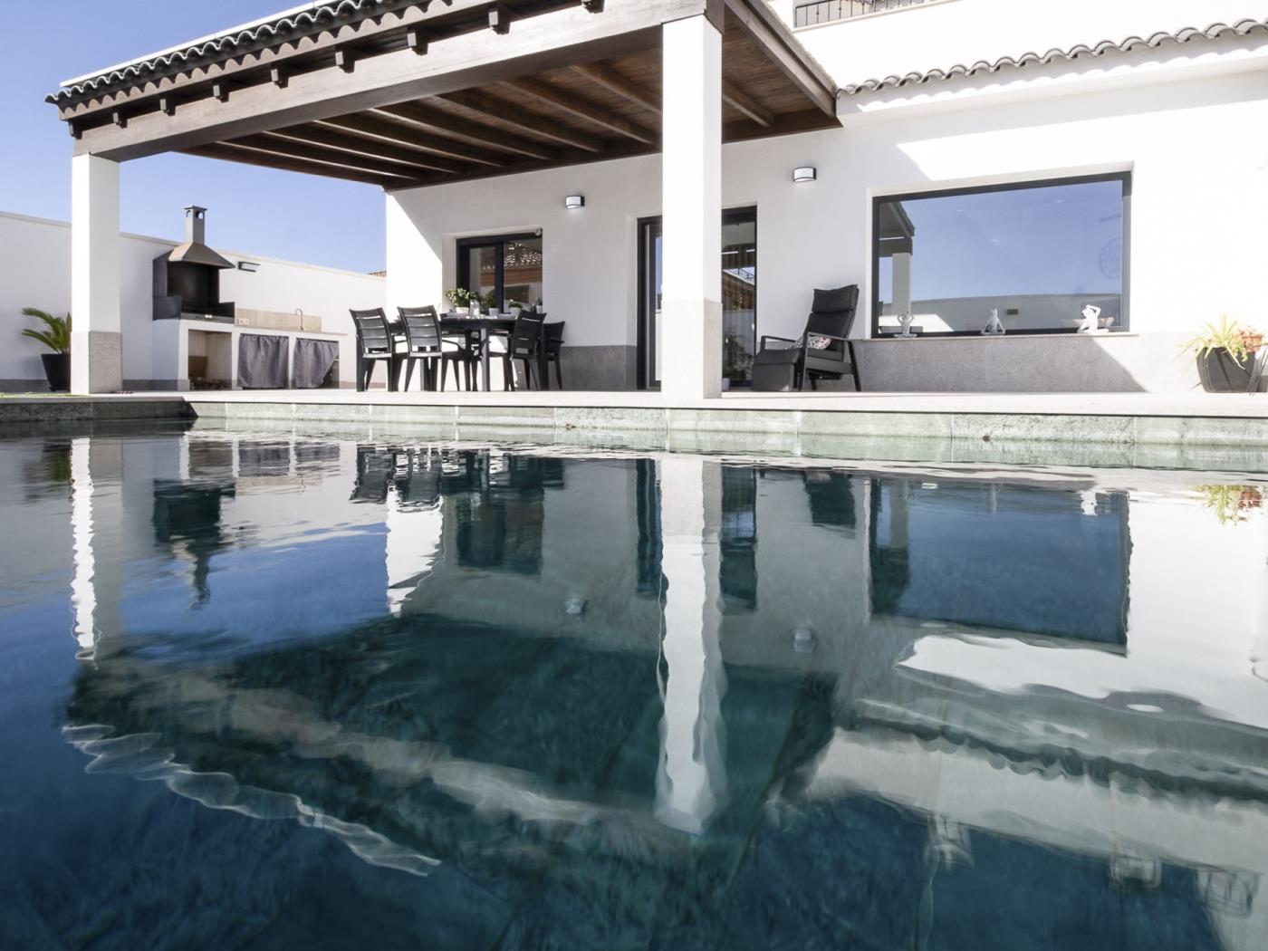 Exclusive home with pool, hydromassage and bbq in Dúrcal