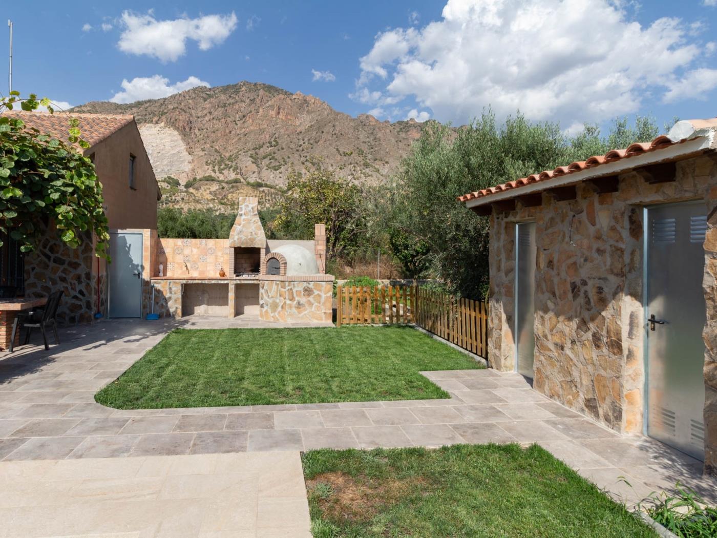 Landhaus mit Pool und Grill in Dúrcal
