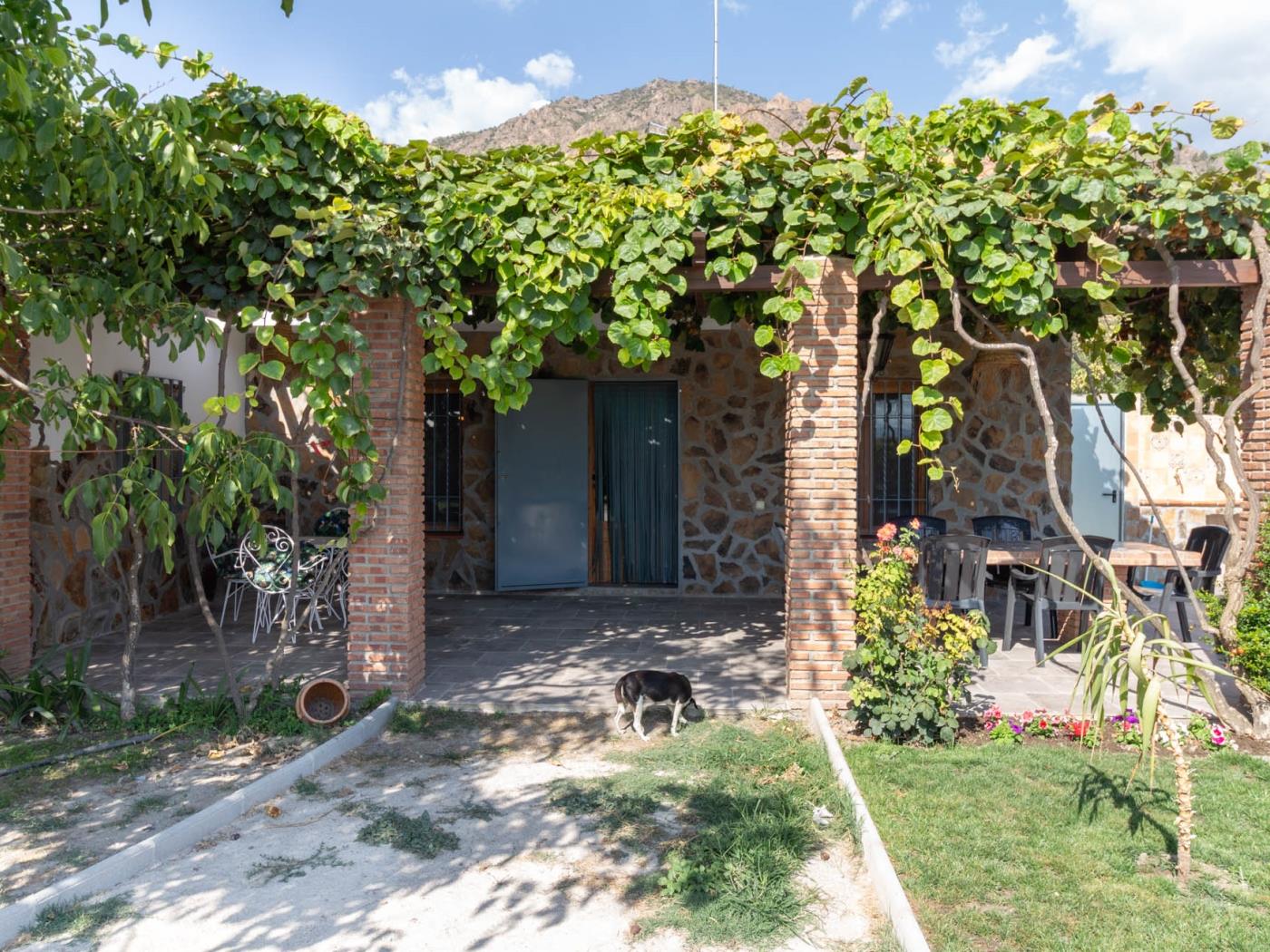 Landhaus mit Pool und Grill in Dúrcal