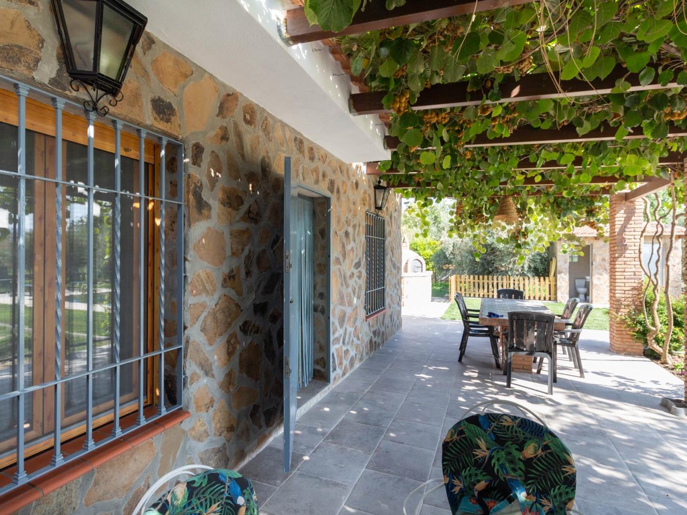Landhaus mit Pool und Grill in Dúrcal