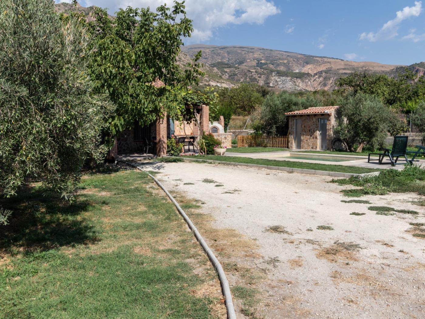 Landhaus mit Pool und Grill in Dúrcal