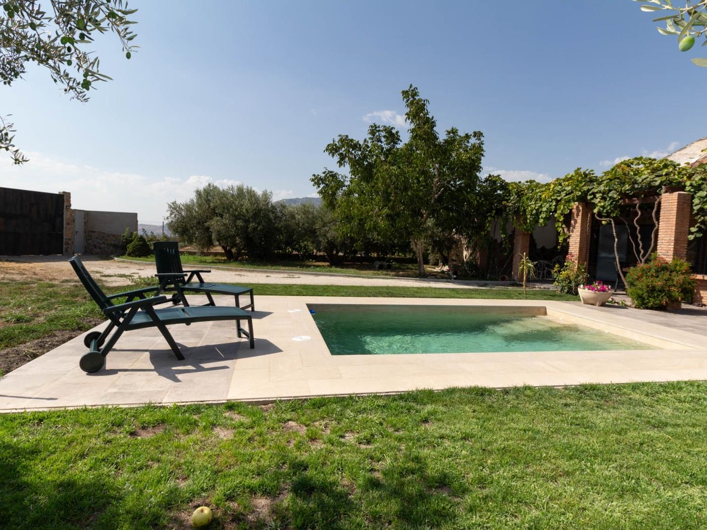 Landhaus mit Pool und Grill in Dúrcal