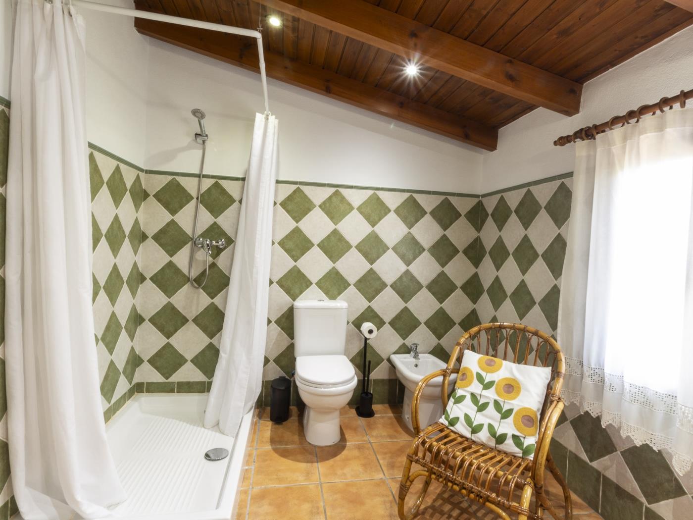 Country house with pool in a natural setting in Dúrcal