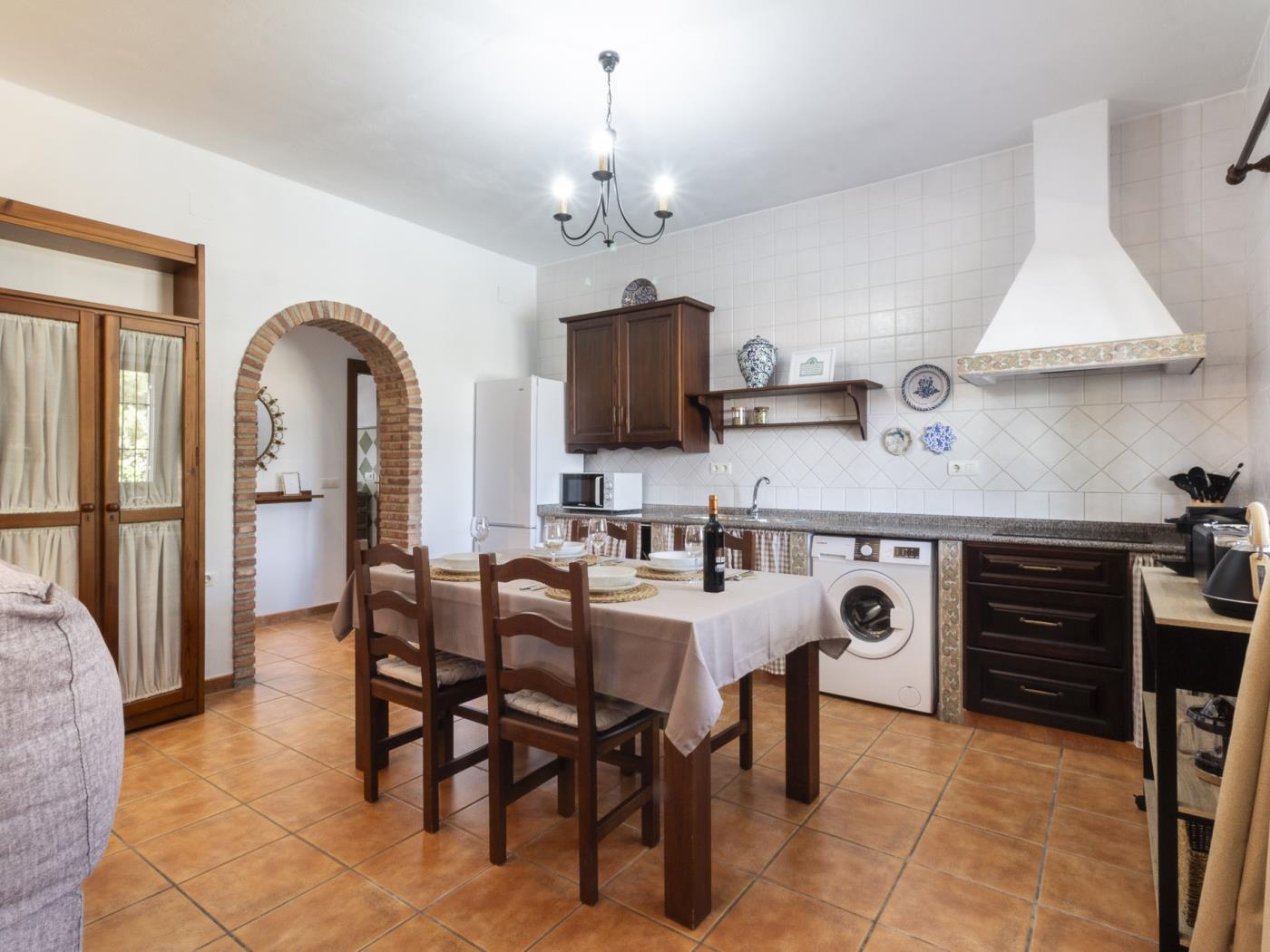 Country house with pool in a natural setting in Dúrcal