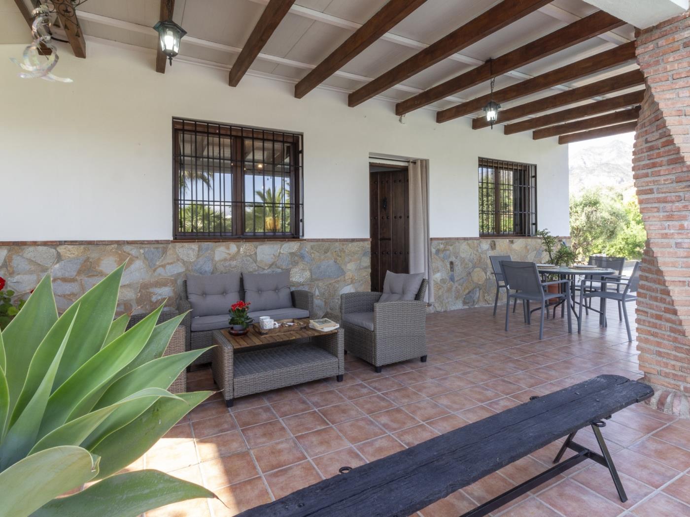 Country house with pool in a natural setting in Dúrcal
