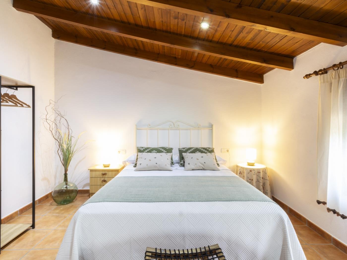 Country house with pool in a natural setting in Dúrcal