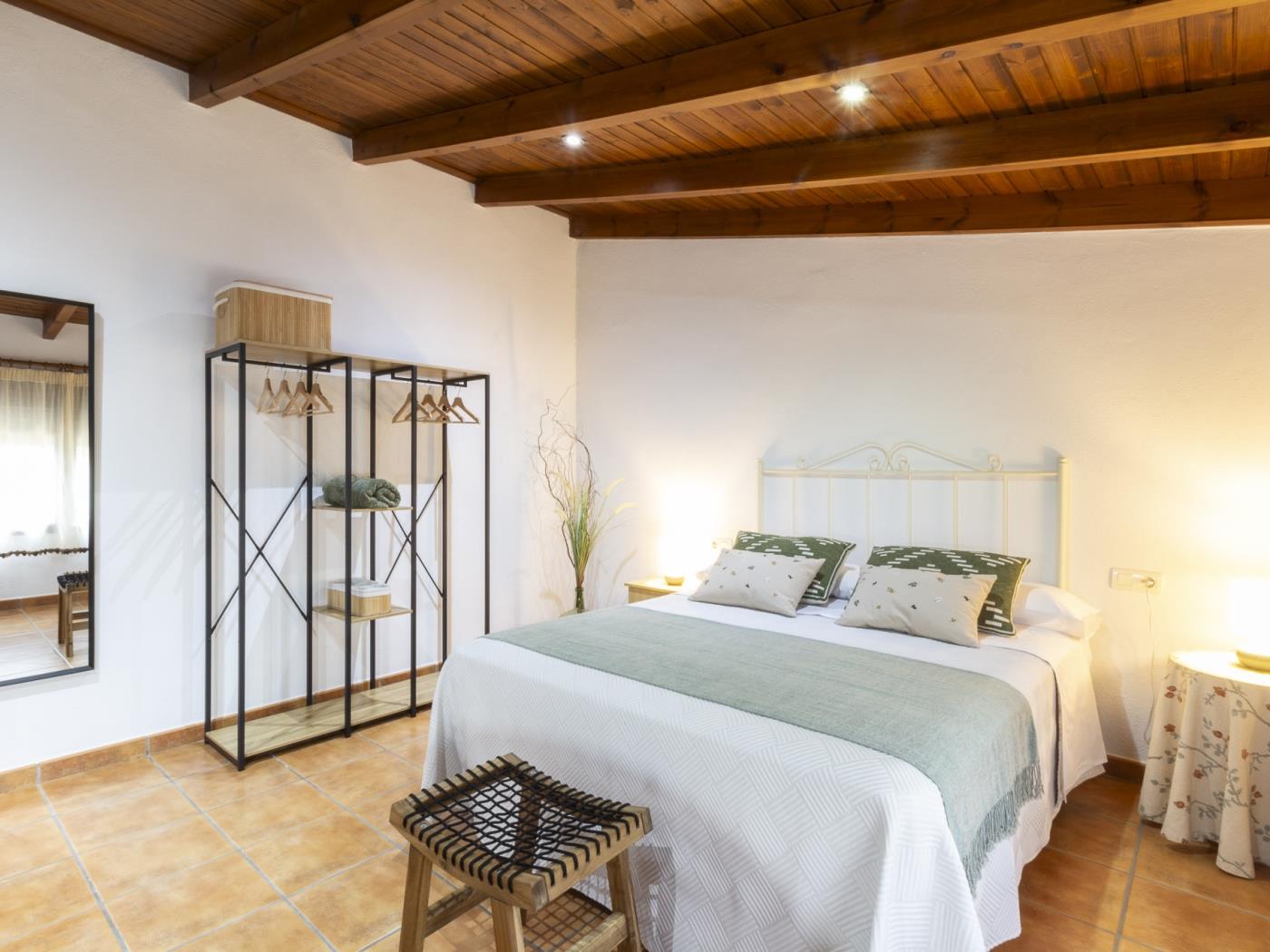 Country house with pool in a natural setting in Dúrcal