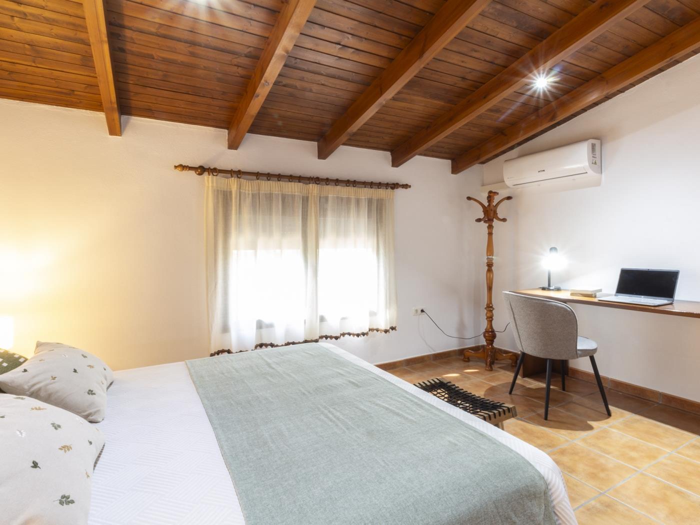 Country house with pool in a natural setting in Dúrcal